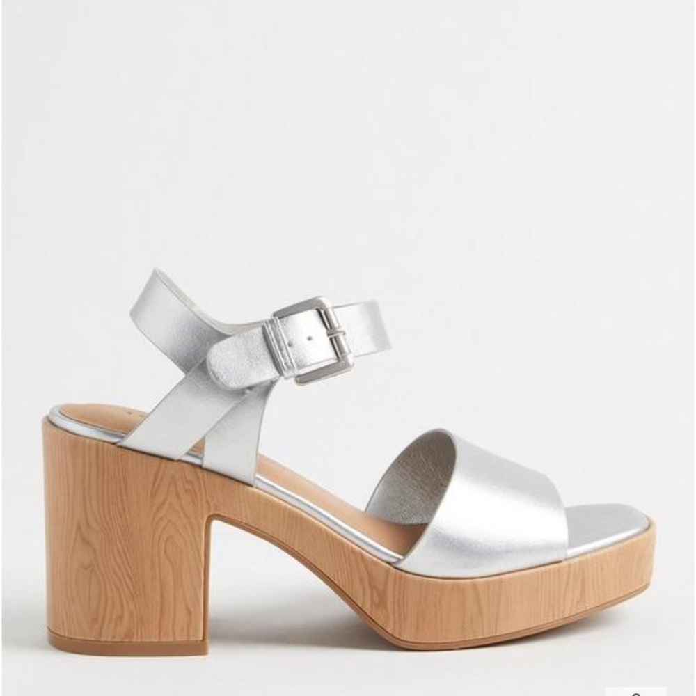 NWT Torrid Platform Heel Sandal